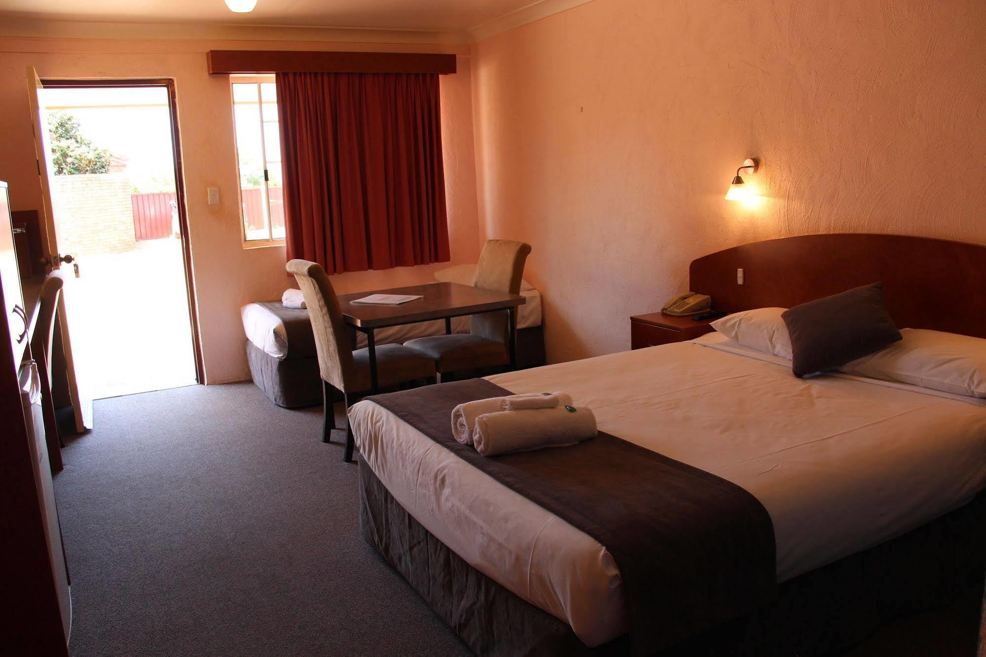 Childers Gateway Motor Inn Екстер'єр фото